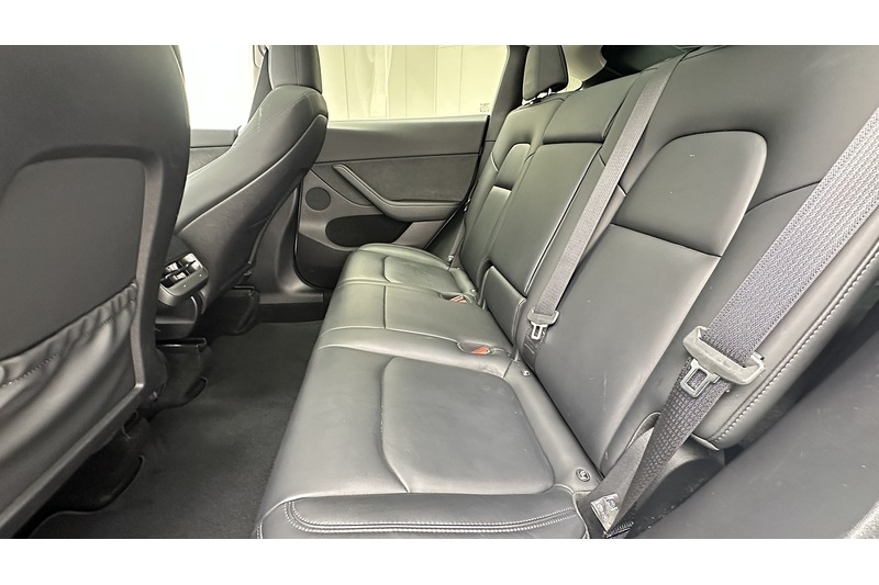 Tesla Model Y Long Range - U4319