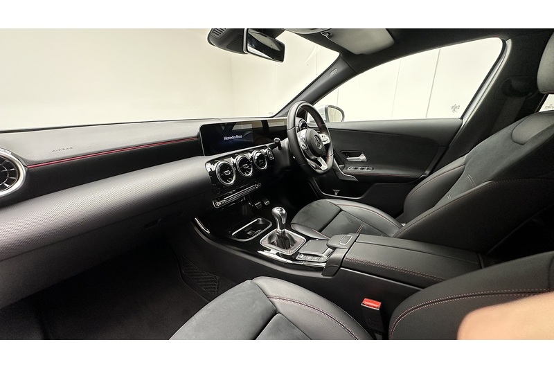 Mercedes-Benz A Class A200 AMG Line - U4328