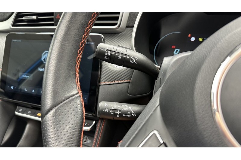 MG MG ZS Trophy Long Range - U4331