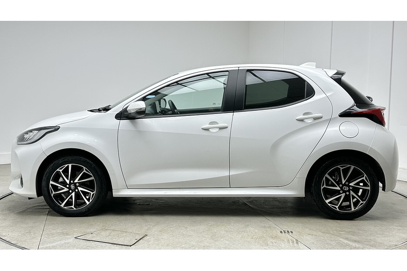 Toyota Yaris VVT-h Design - U4334