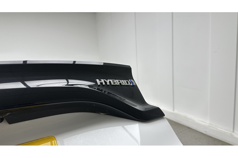 Toyota Yaris VVT-h Design - U4334