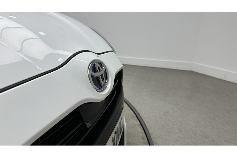 Toyota Yaris VVT-h Design - U4334