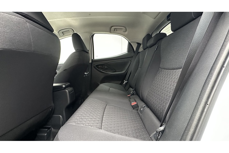 Toyota Yaris VVT-h Design - U4334