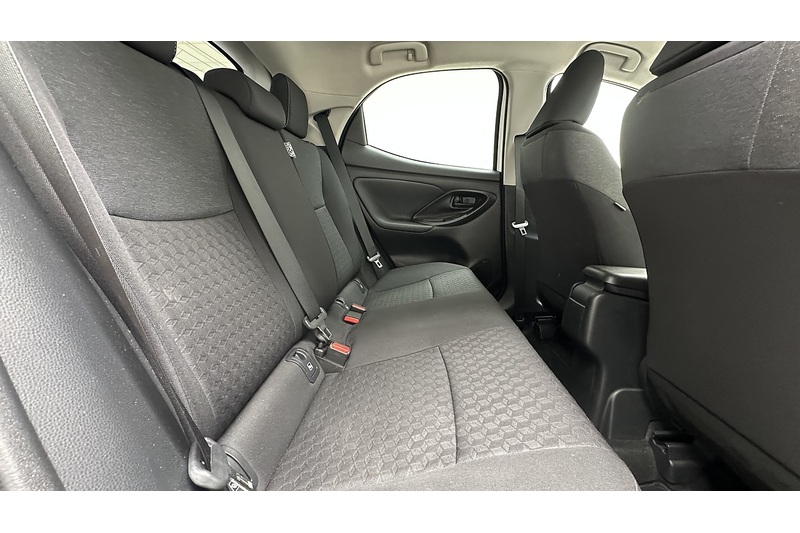 Toyota Yaris VVT-h Design - U4334