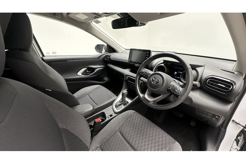 Toyota Yaris VVT-h Design - U4334