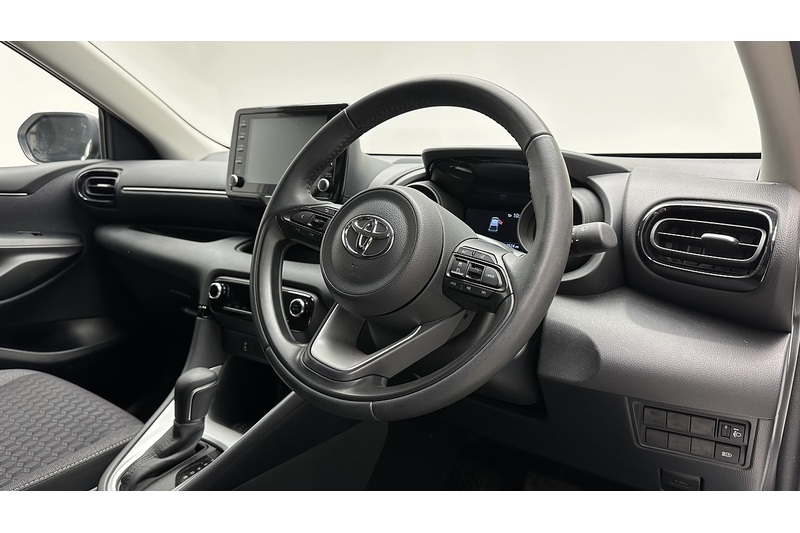 Toyota Yaris VVT-h Design - U4334