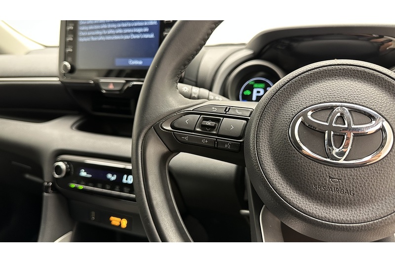 Toyota Yaris VVT-h Design - U4334