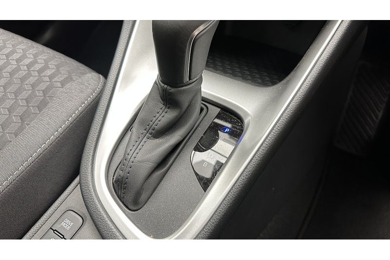 Toyota Yaris VVT-h Design - U4334