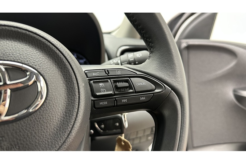 Toyota Yaris VVT-h Icon - U4338