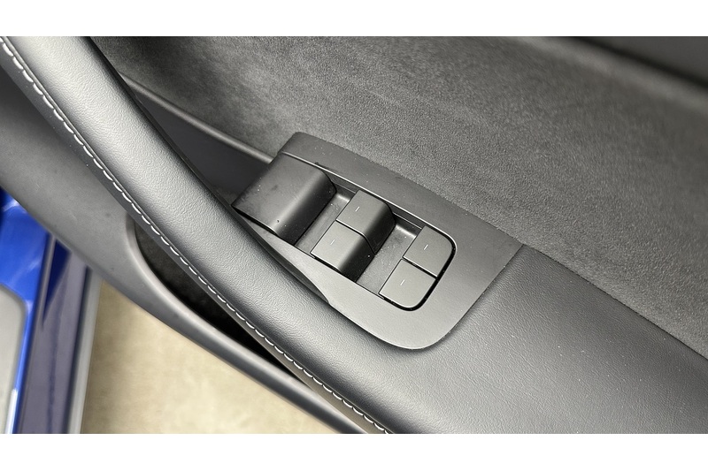 Tesla Model Y Performance - U4345