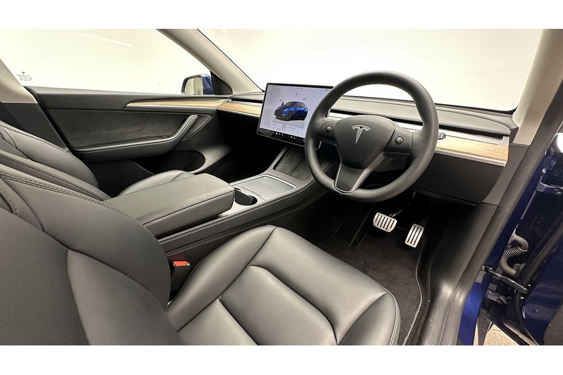 Tesla Model Y Performance - U4345