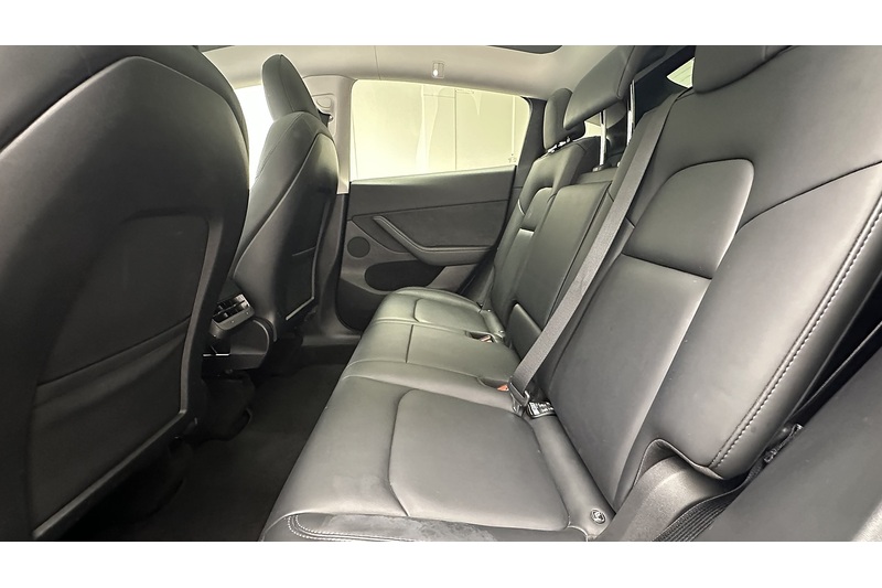 Tesla Model Y Performance - U4345