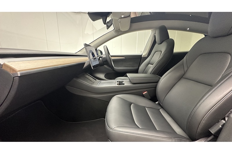 Tesla Model Y Performance - U4345