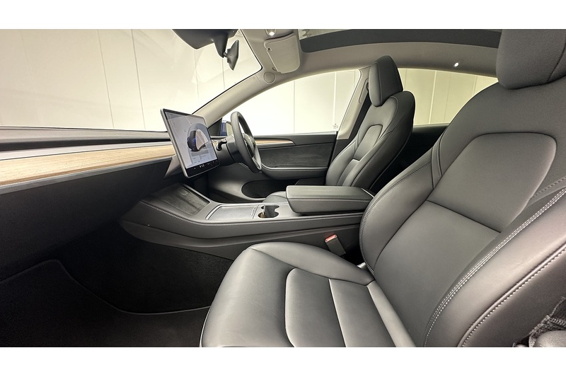 Tesla Model Y Performance - U4345