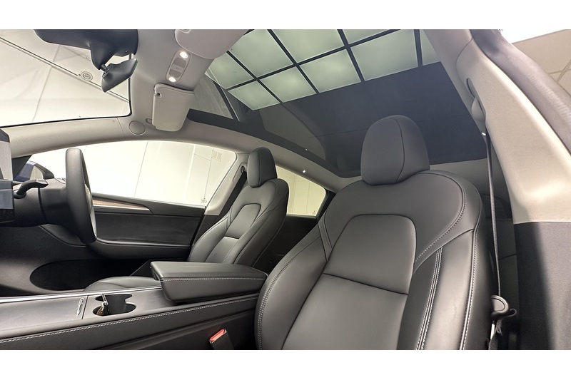 Tesla Model Y Performance - U4345