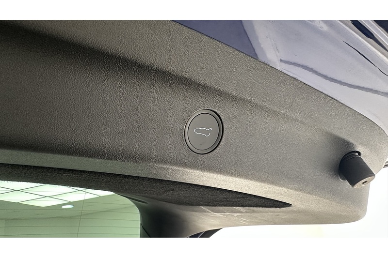 Tesla Model Y Performance - U4345