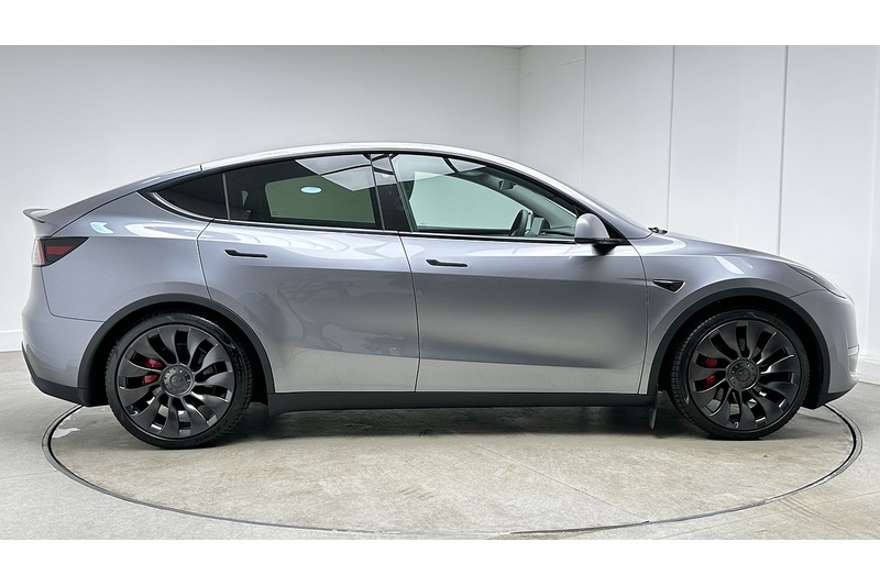Tesla Model Y Performance - U4346