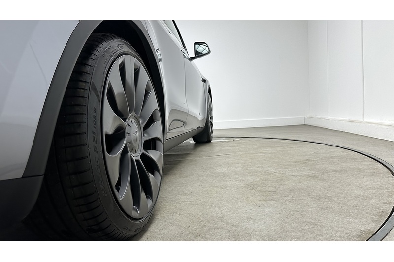 Tesla Model Y Performance - U4346
