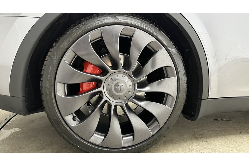 Tesla Model Y Performance - U4346