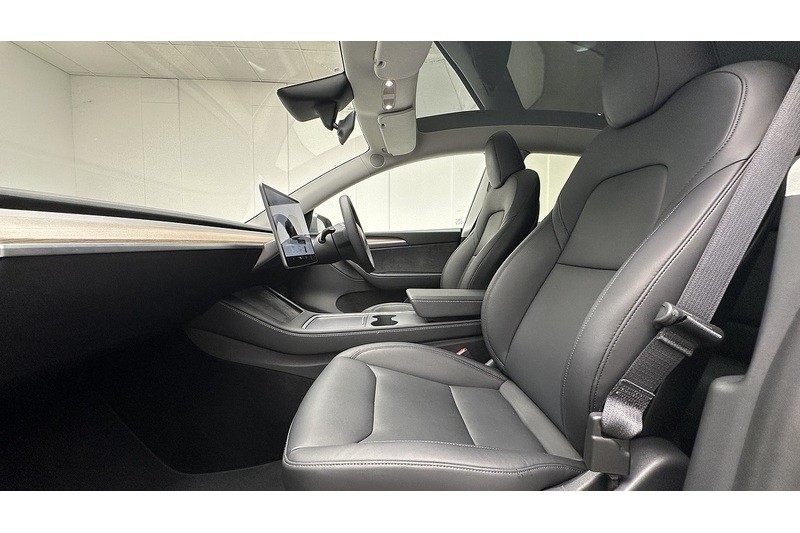 Tesla Model Y Performance - U4346