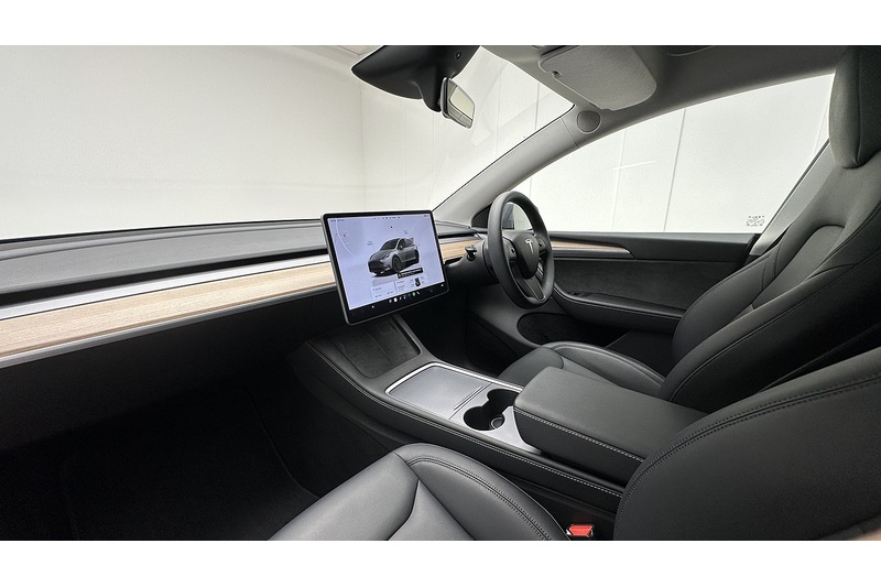 Tesla Model Y Performance - U4346