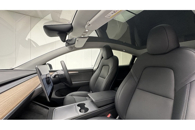 Tesla Model Y Performance - U4346