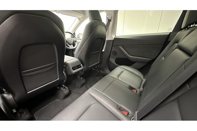 Tesla Model Y Performance - U4346