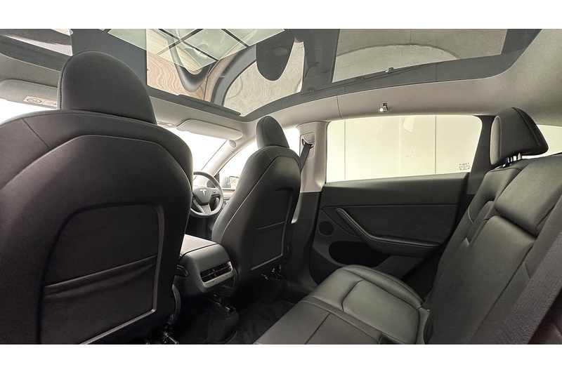 Tesla Model Y Performance - U4346
