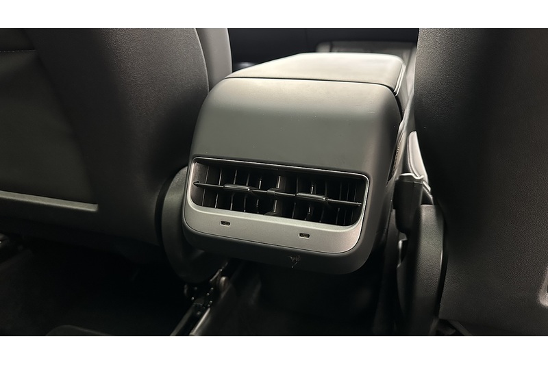 Tesla Model Y Performance - U4346