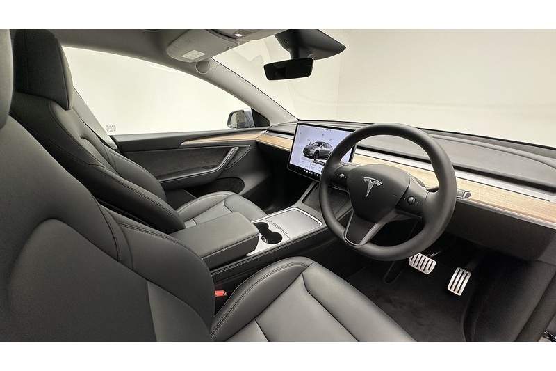Tesla Model Y Performance - U4346