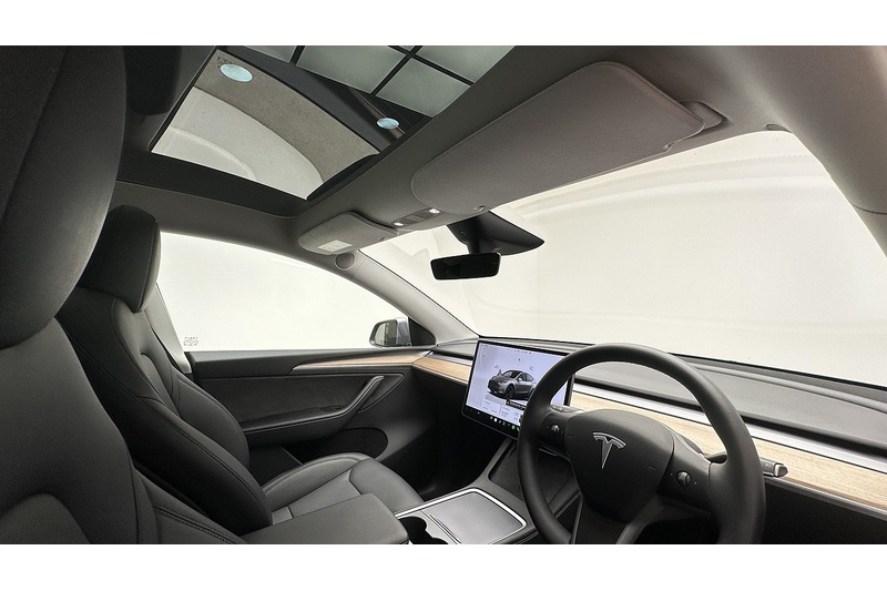 Tesla Model Y Performance - U4346