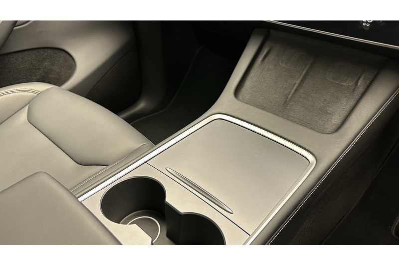 Tesla Model Y Performance - U4346