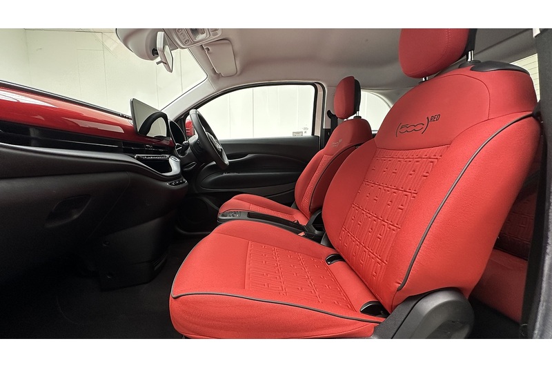 Fiat 500e RED - U4354