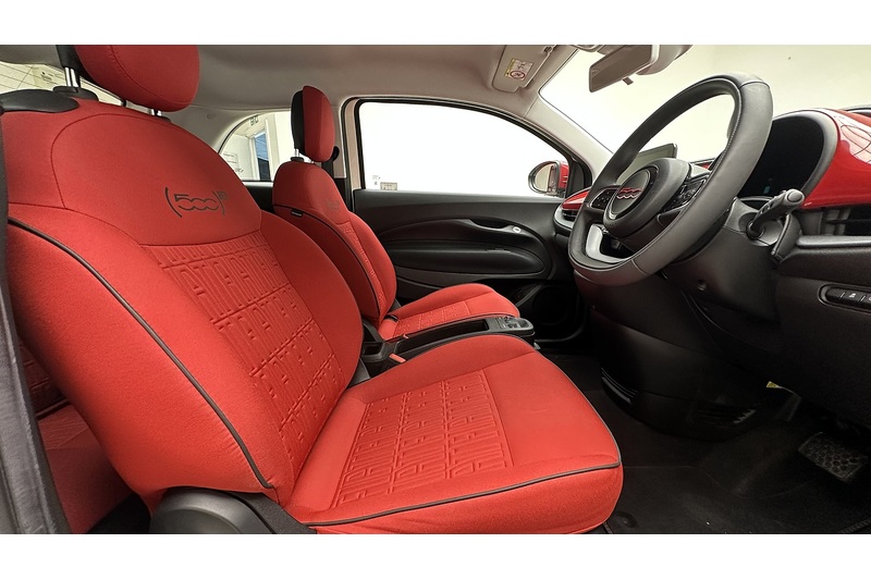Fiat 500e RED - U4354
