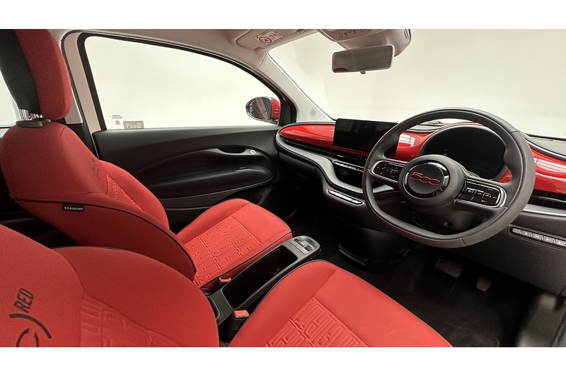 Fiat 500e RED - U4354
