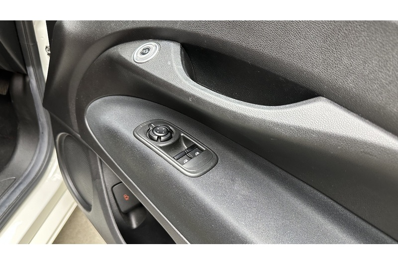 Fiat 500e RED - U4354