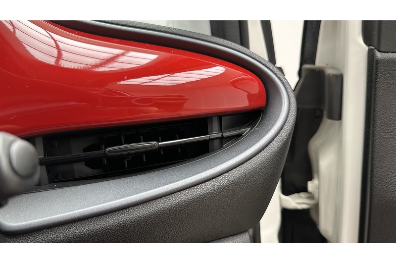 Fiat 500e RED - U4354