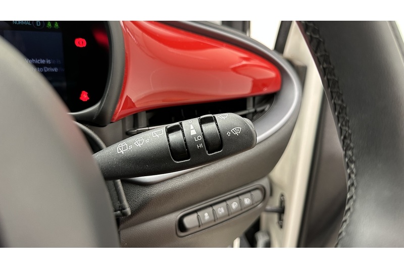 Fiat 500e RED - U4354
