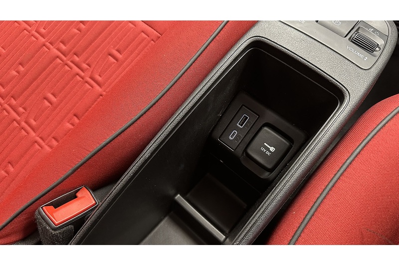 Fiat 500e RED - U4354