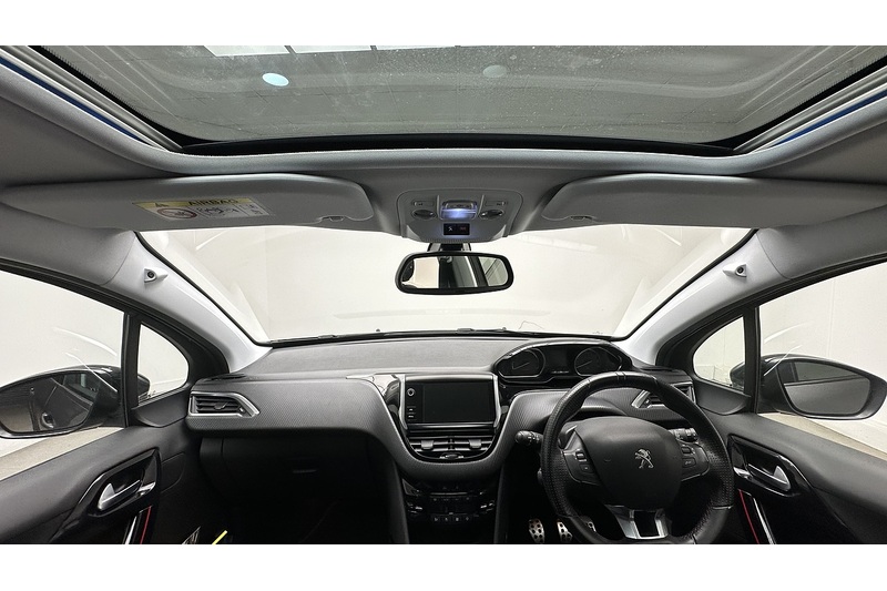 Peugeot 2008 PureTech GT Line - U4379