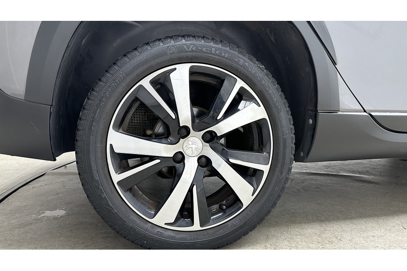 Peugeot 2008 PureTech GT Line - U4379