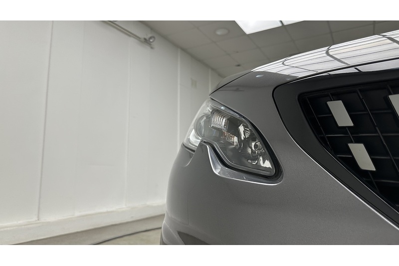 Peugeot 2008 PureTech GT Line - U4379