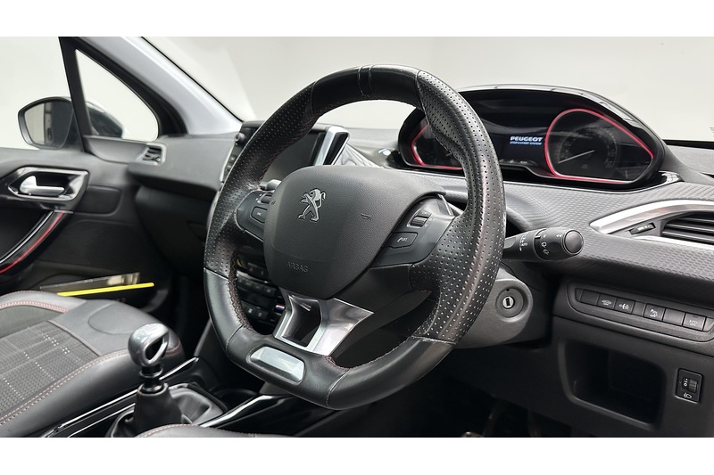 Peugeot 2008 PureTech GT Line - U4379