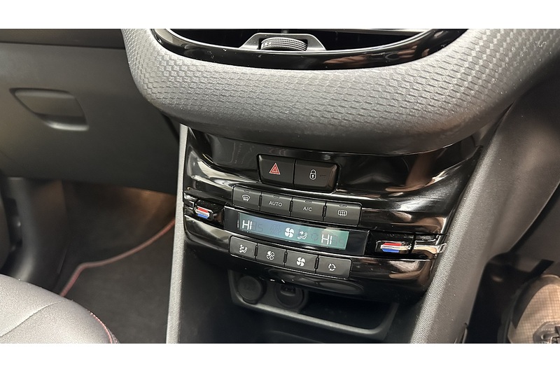 Peugeot 2008 PureTech GT Line - U4379