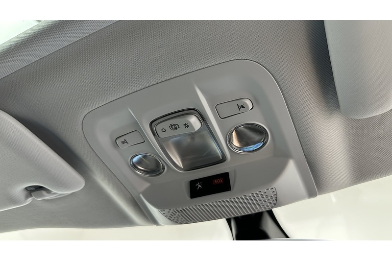 Peugeot 2008 PureTech GT Line - U4379