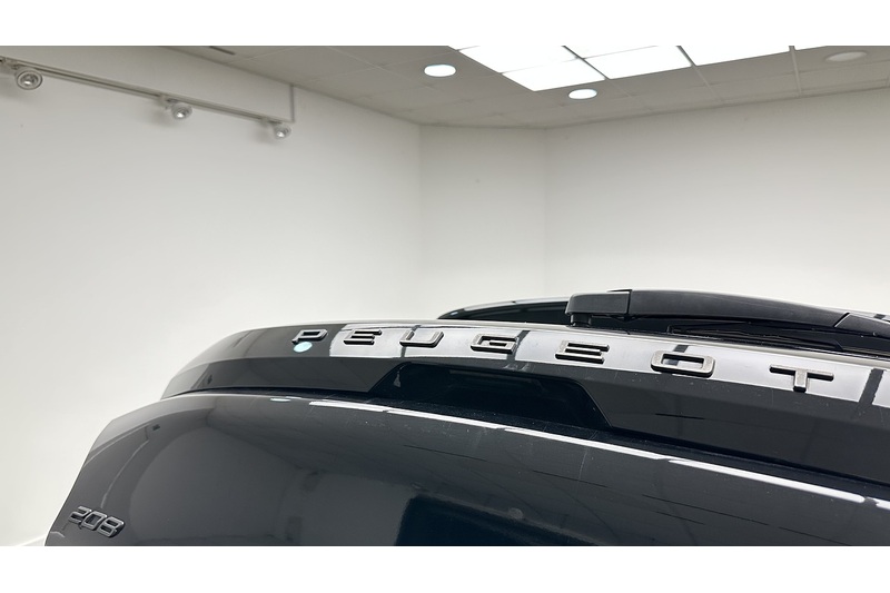 Peugeot 208 PureTech Allure - U4394