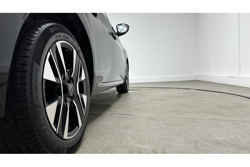 Peugeot 208 PureTech Allure - U4394