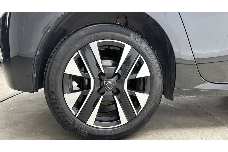 Peugeot 208 PureTech Allure - U4394