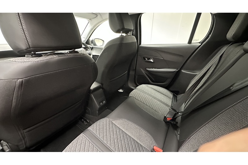 Peugeot 208 PureTech Allure - U4394