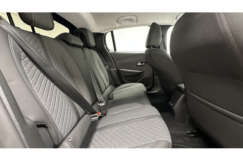 Peugeot 208 PureTech Allure - U4394